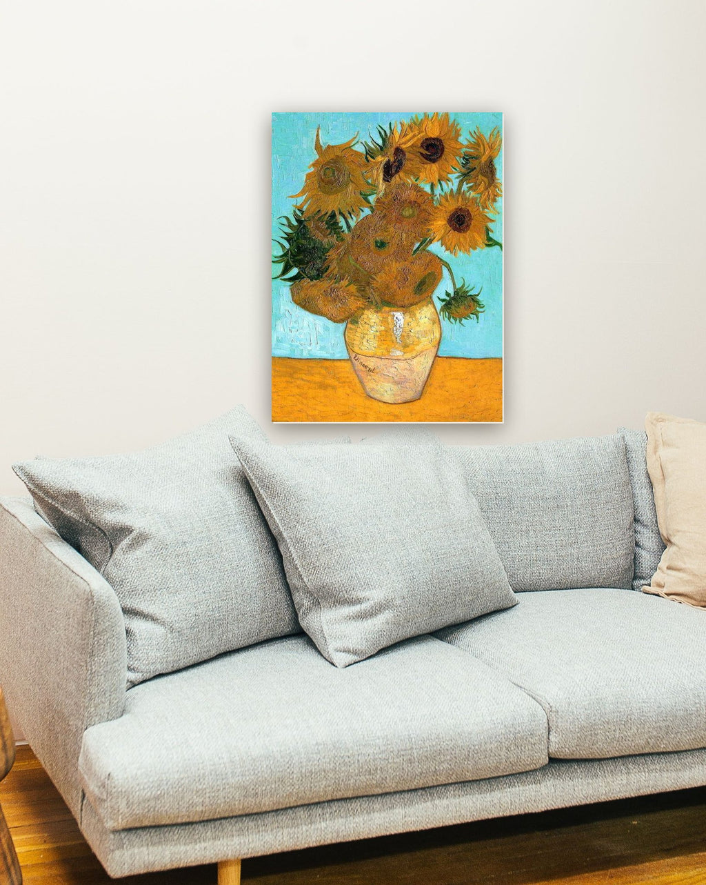 12 Girassóis de Vincent van Gogh na parede de uma sala