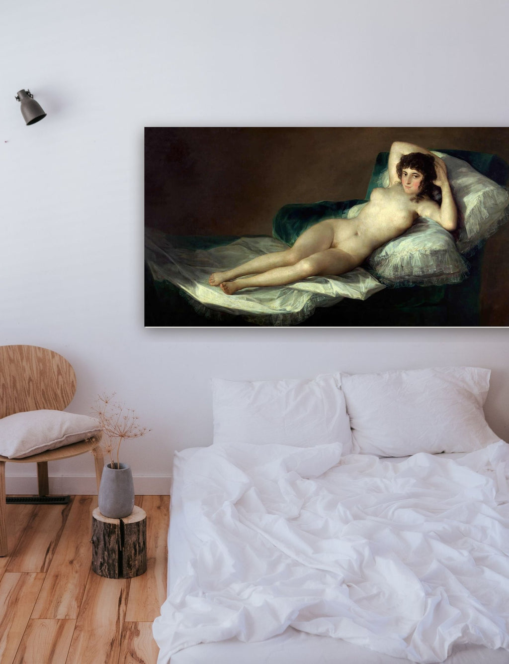 A Maja Nua de Francisco de Goya na parede de um quarto