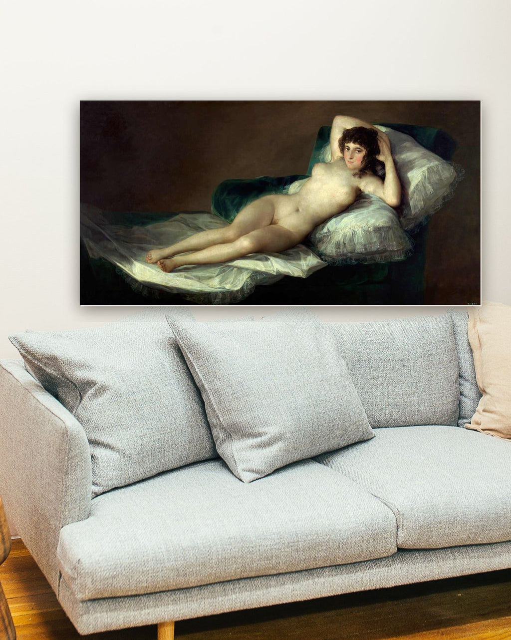 A Maja Nua de Francisco de Goya na parede de uma sala