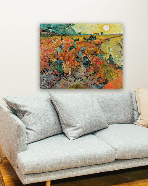 A Vinha Encarnada de Vincent van Gogh na parede de uma sala