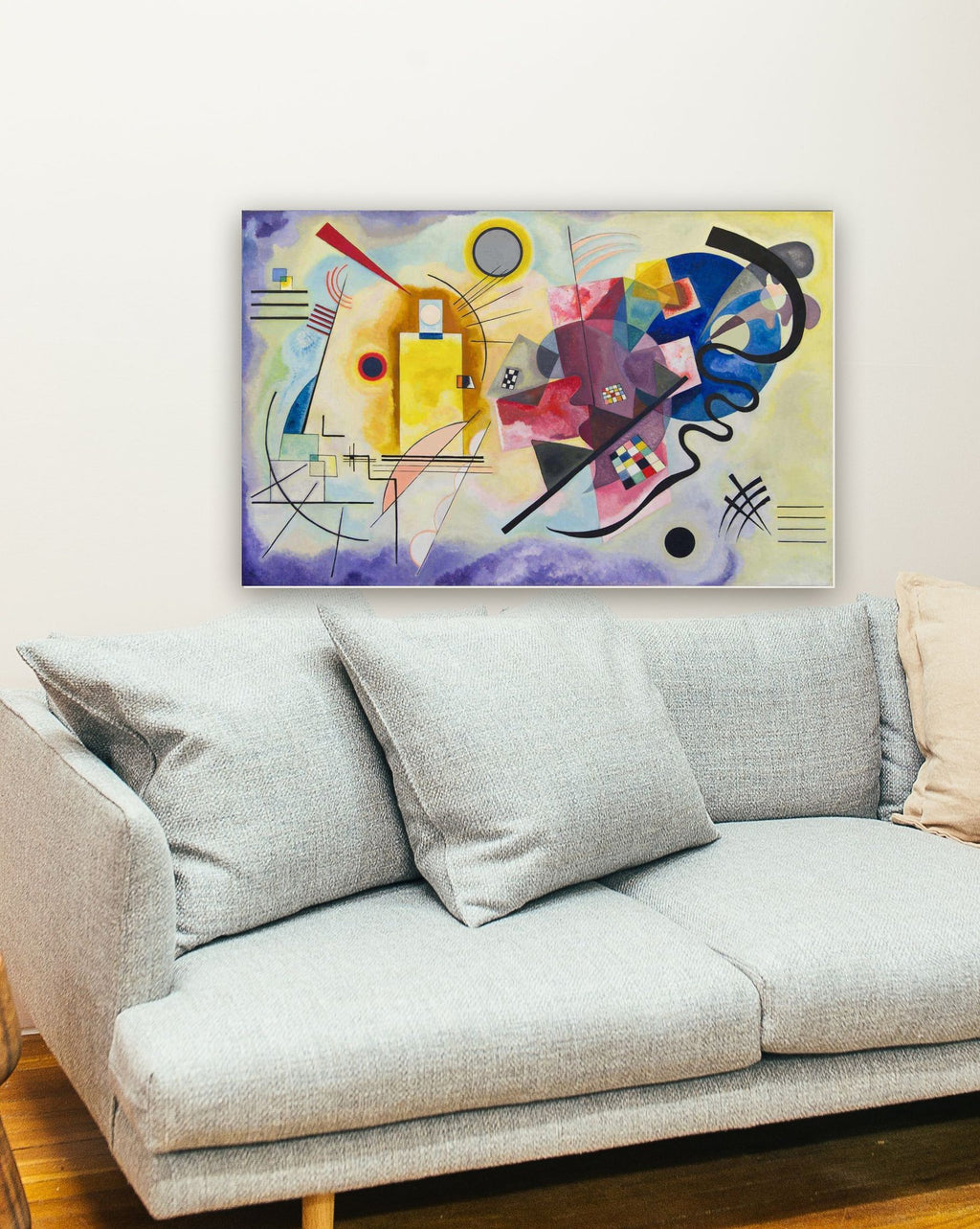 Amarelo Vermelho e Azul de Wassily Kandinsky na parede de uma sala
