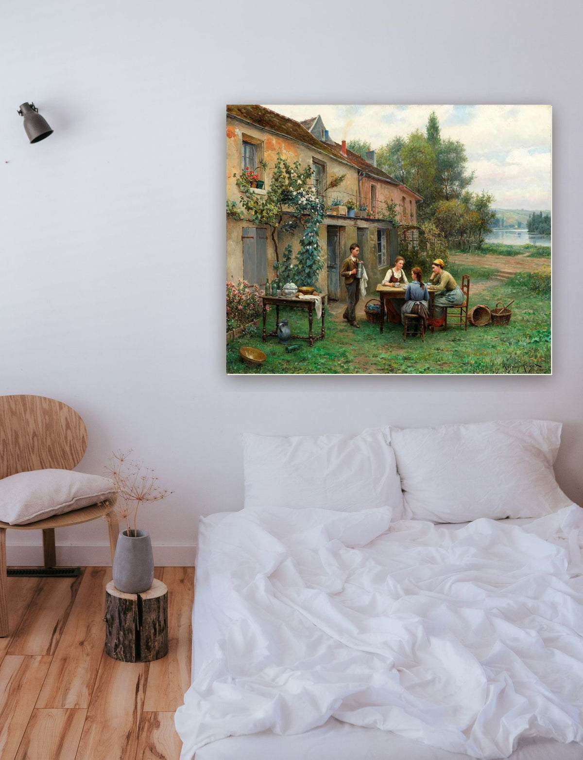 Café no Jardim de Daniel Ridgway Knight na parede de um quarto