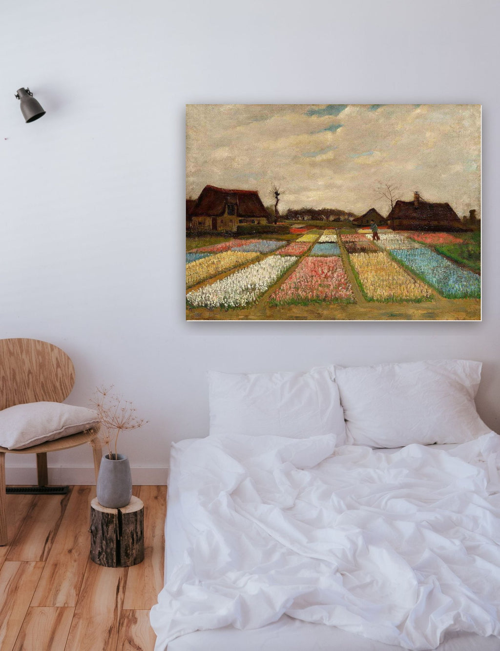 Campos de Flores de Vincent van Gogh na parede de um quarto