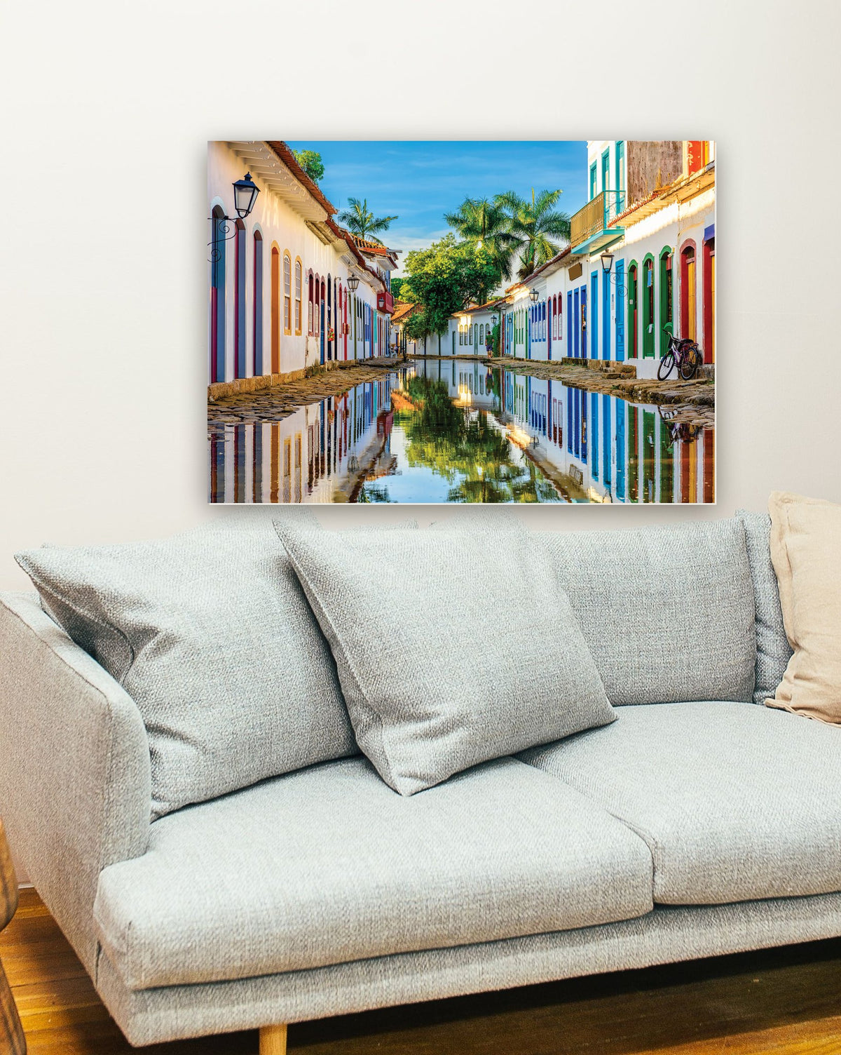 Centro histórico de Paraty, Rio de Janeiro, Brasil na parede de uma sala