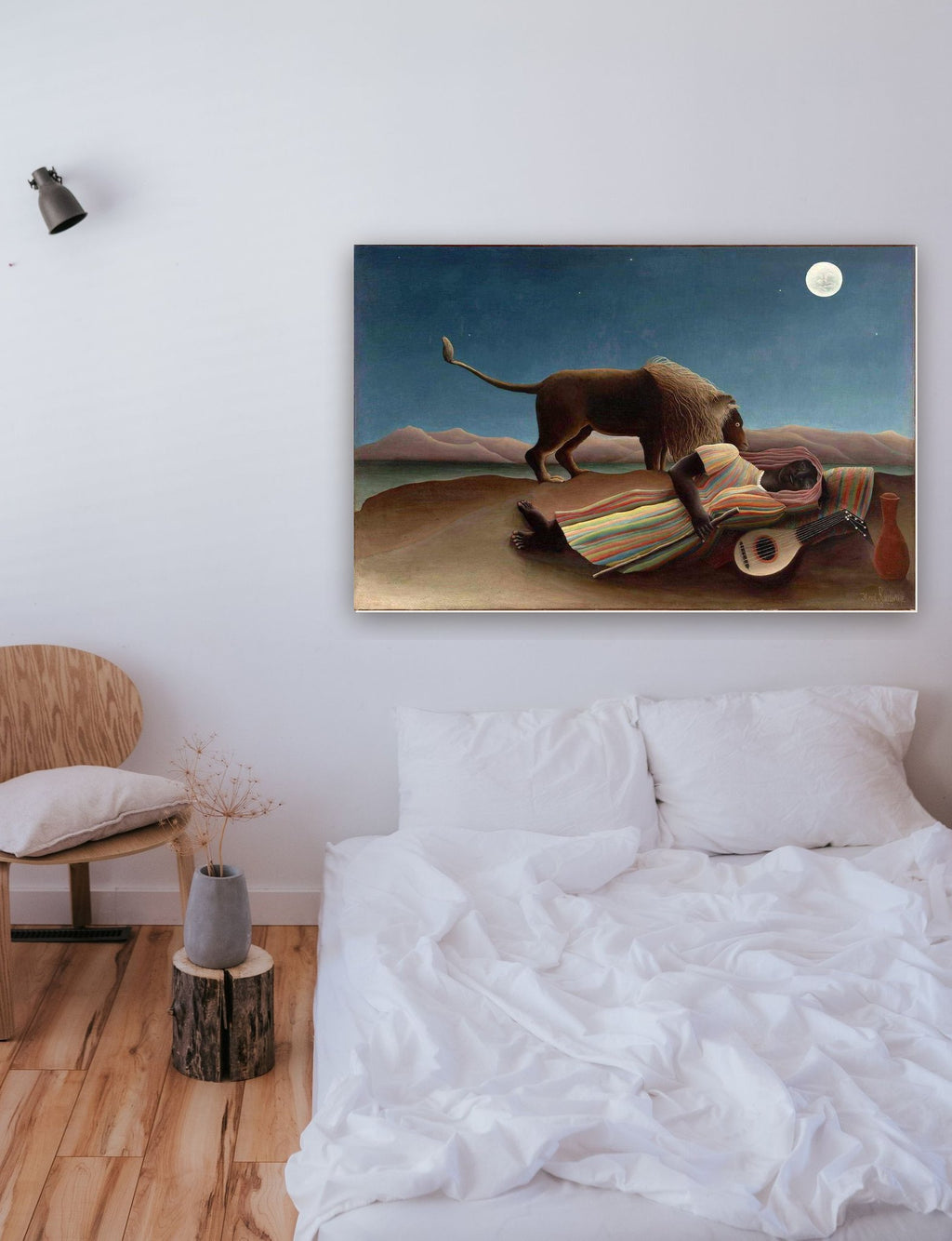 Cigana Adormecida de Henri Rousseau na parede de um quarto