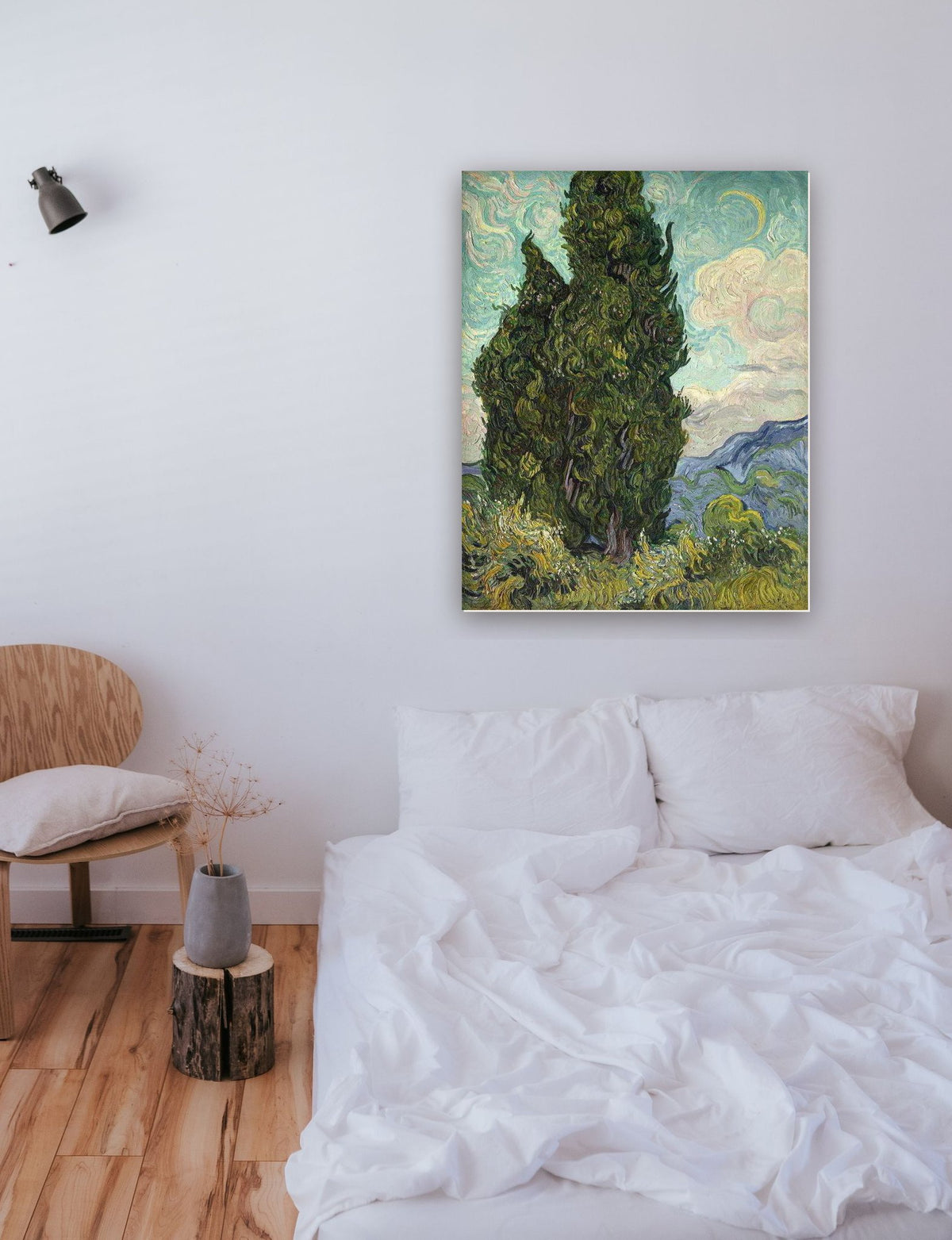 Cipreste de Vincent van Gogh na parede de um quarto