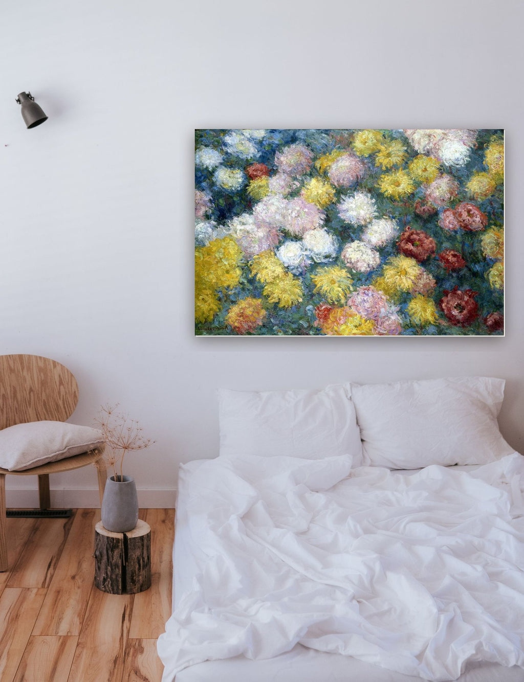 Crisântemos de Claude Monet na parede de um quarto