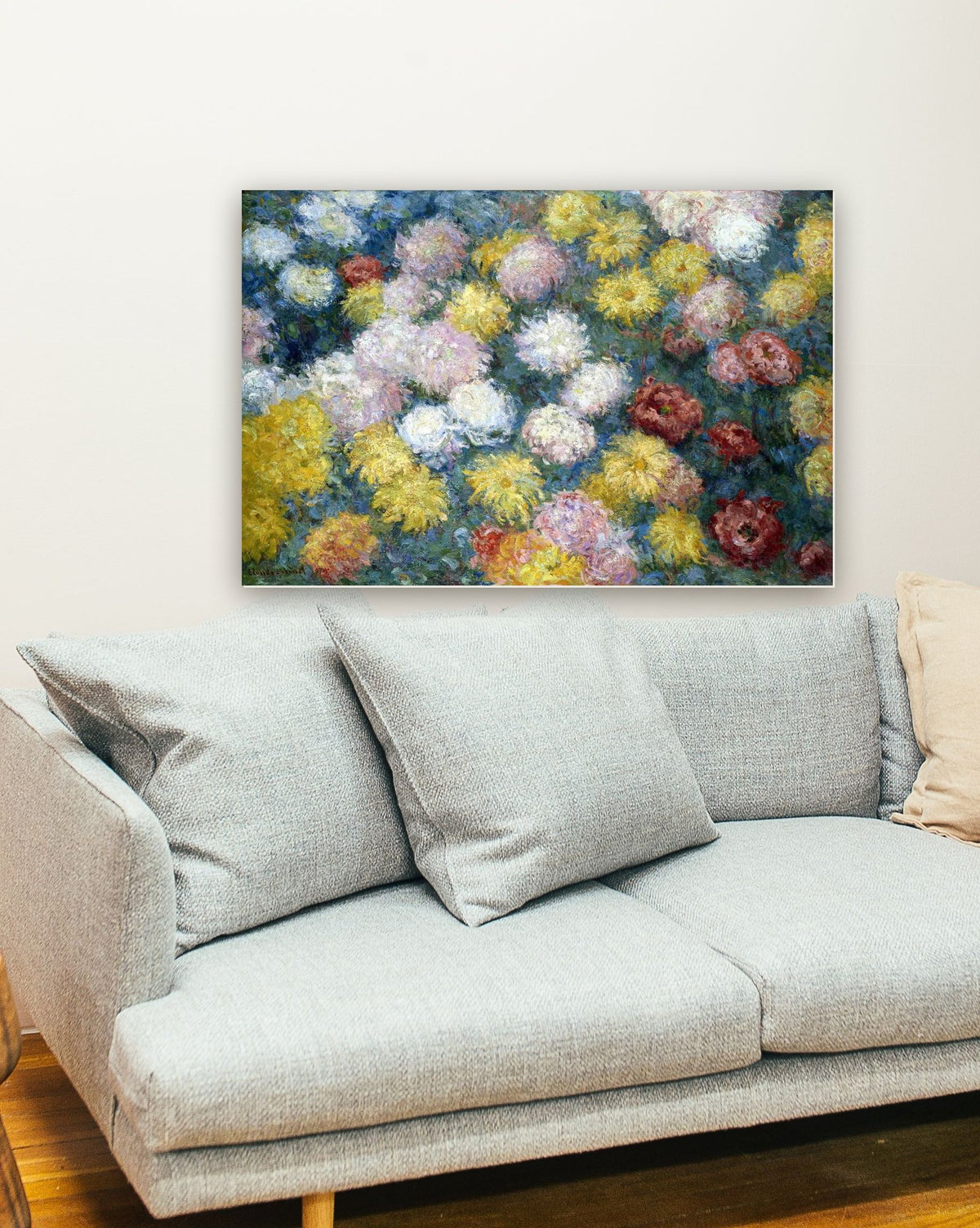 Crisântemos de Claude Monet na parede de uma sala