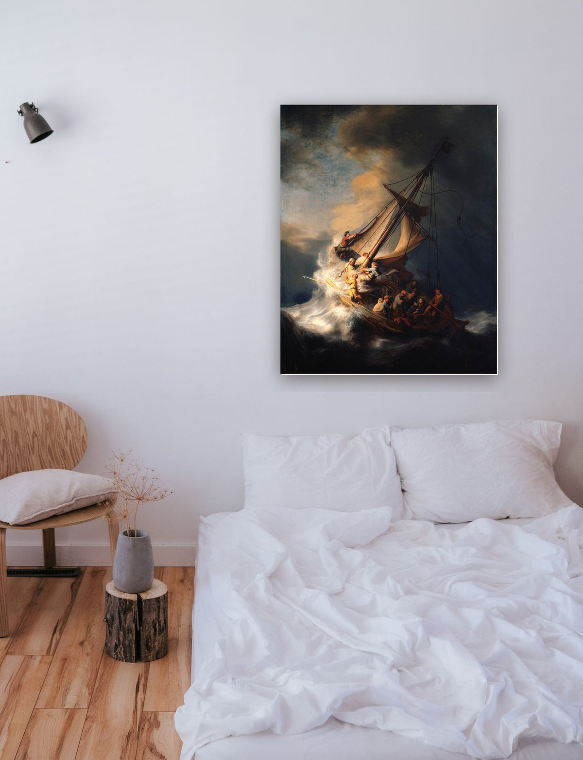 Cristo na Tempestade do Mar da Galiléia de Rembrandt na parede de um quarto