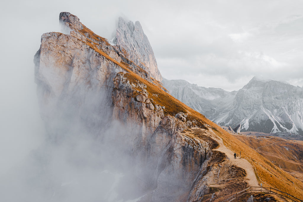 Dolomitas, com a cordilheira de Odle e o pico de Seceda, na Itália