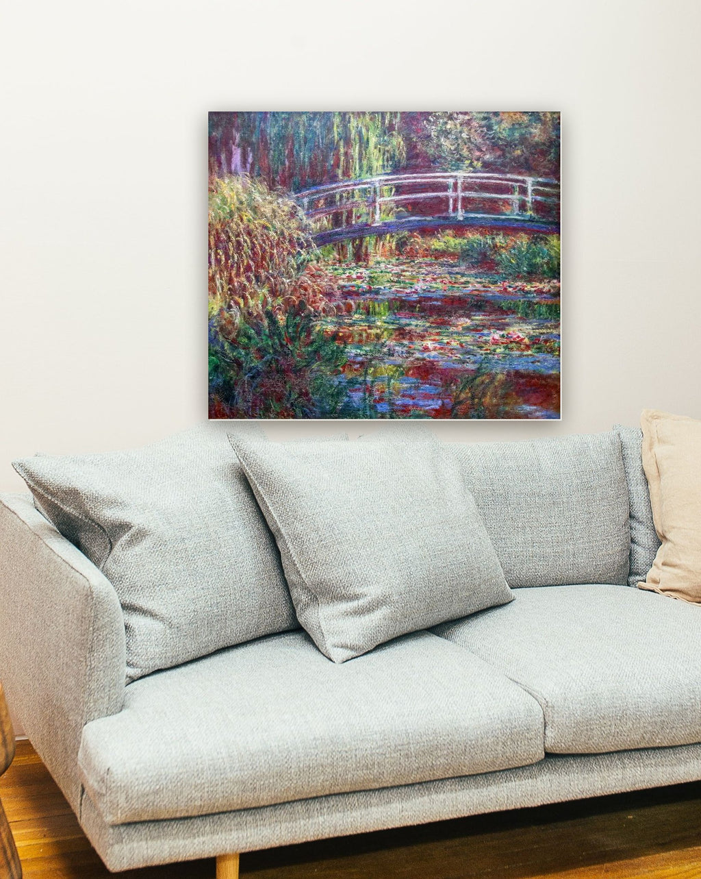 Harmonia Rosa de Claude Monet na parede de uma sala