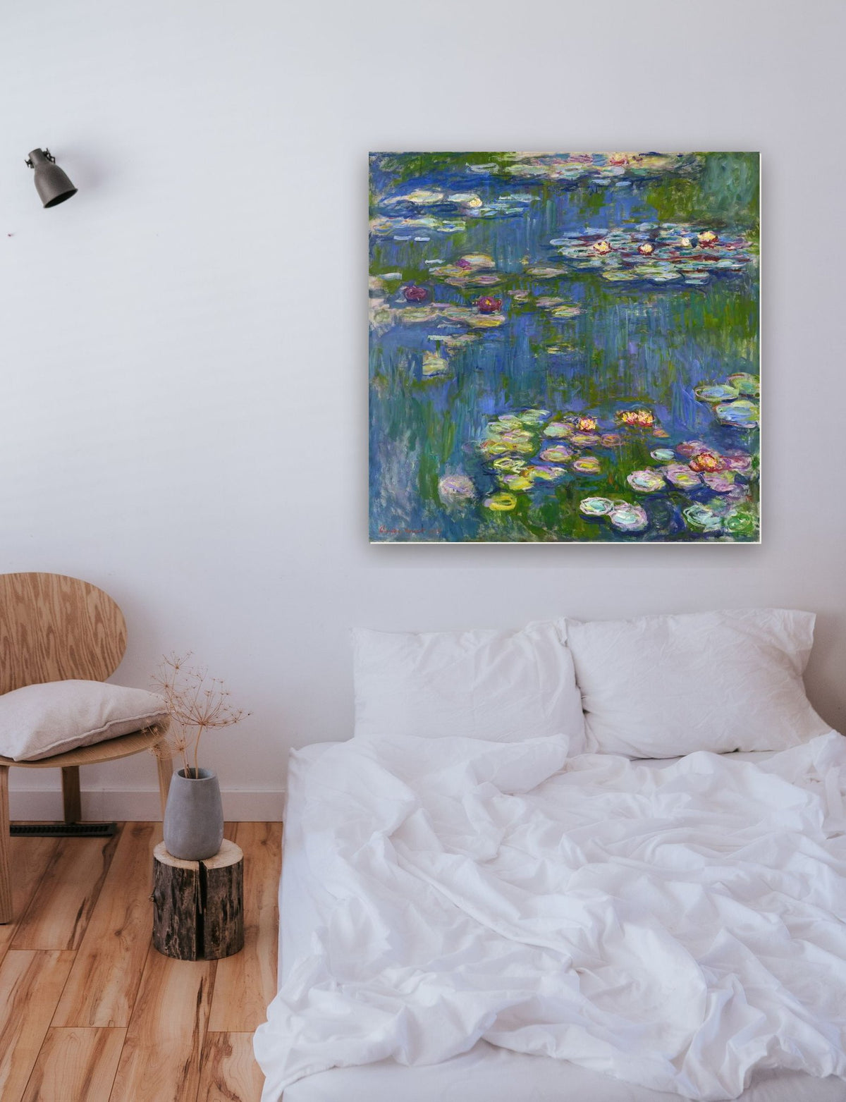 Lírios D’água (1916) de Claude Monet na parede de um quarto