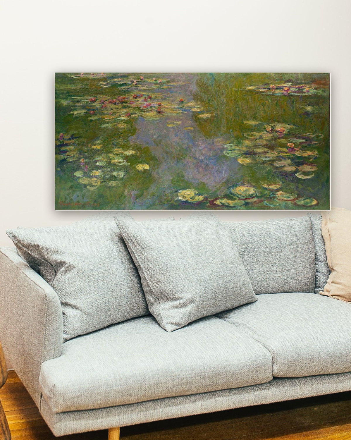 Lírios D’água (1919) de Claude Monet na parede de uma sala