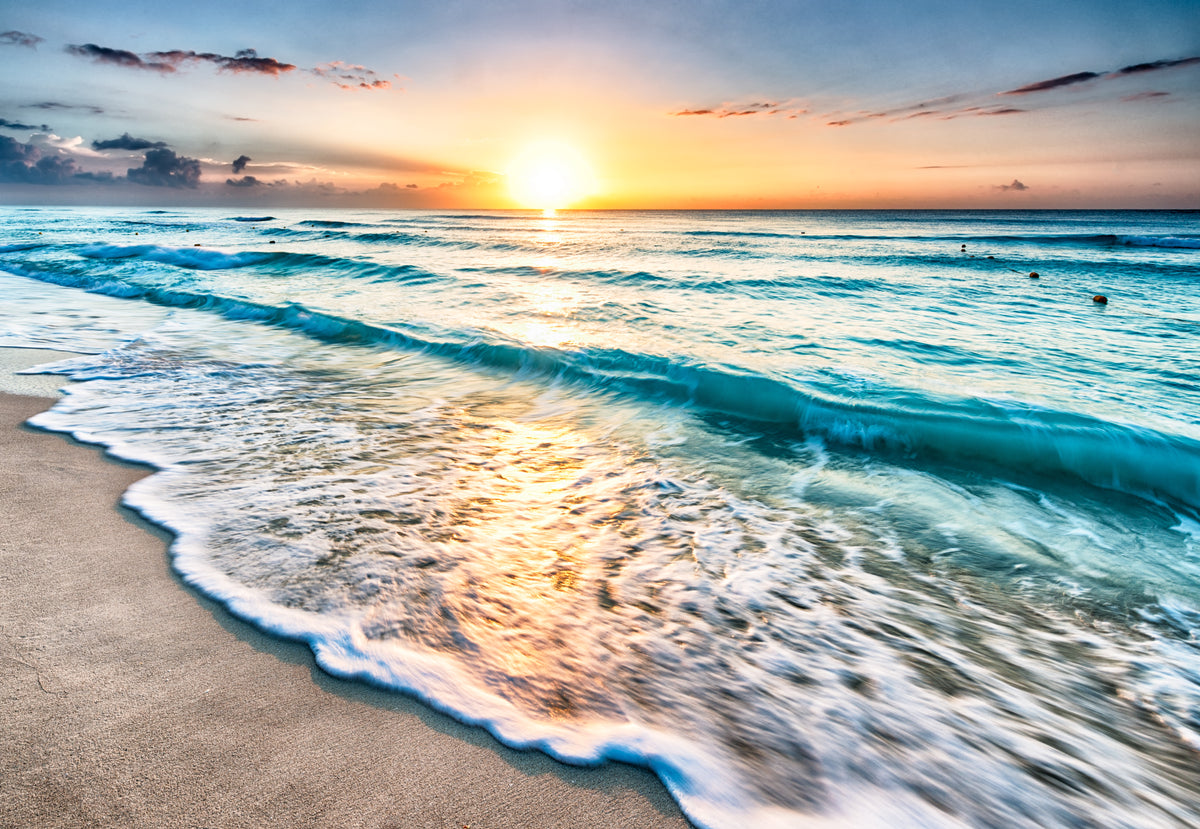 Nascer do sol na praia em Cancún, México