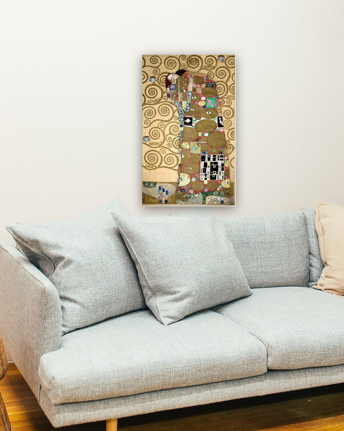O Abraço de Gustav Klimt na parede de uma sala