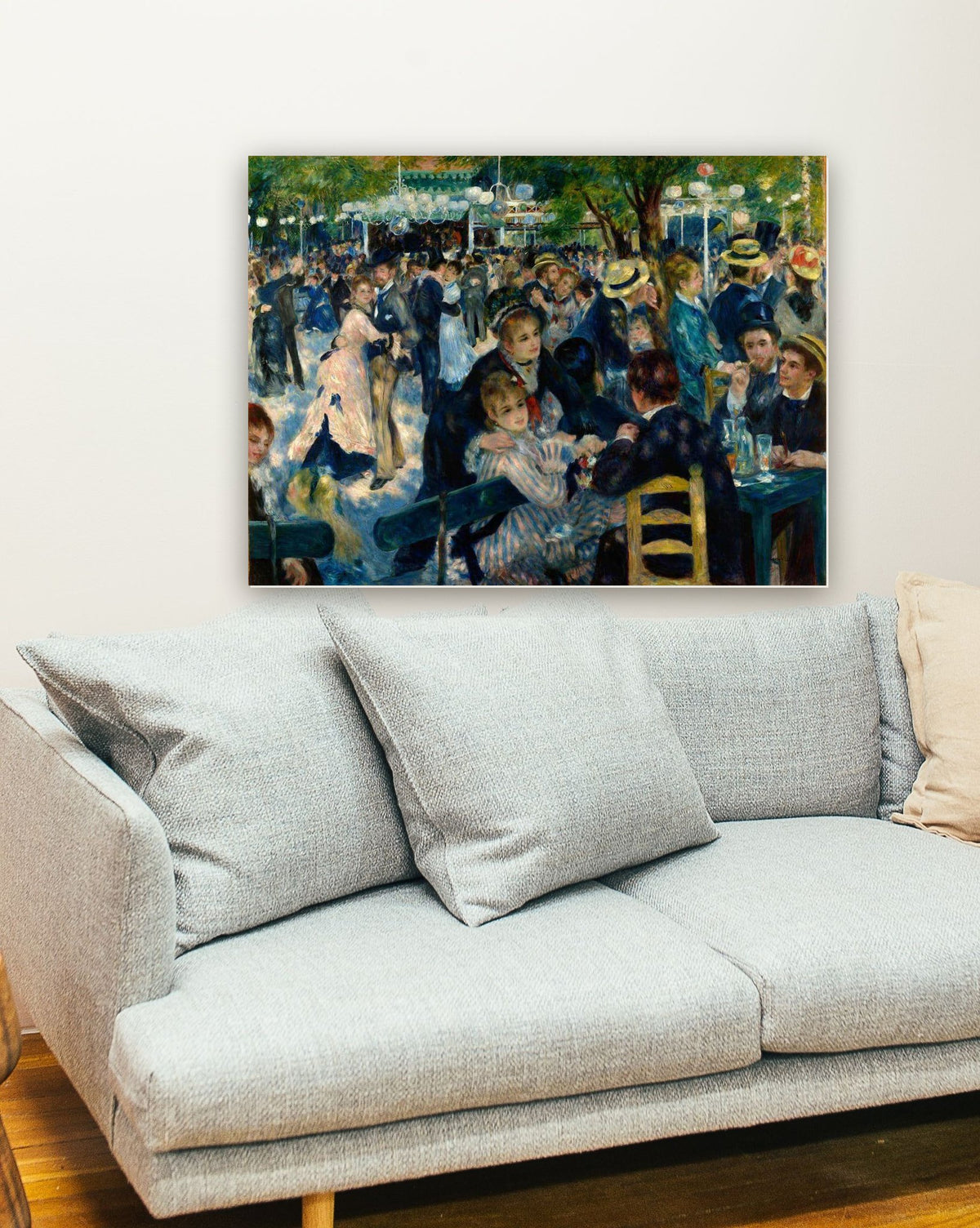 O Baile em Moulin de la Galette de Pierre-Auguste Renoir na parede de uma sala