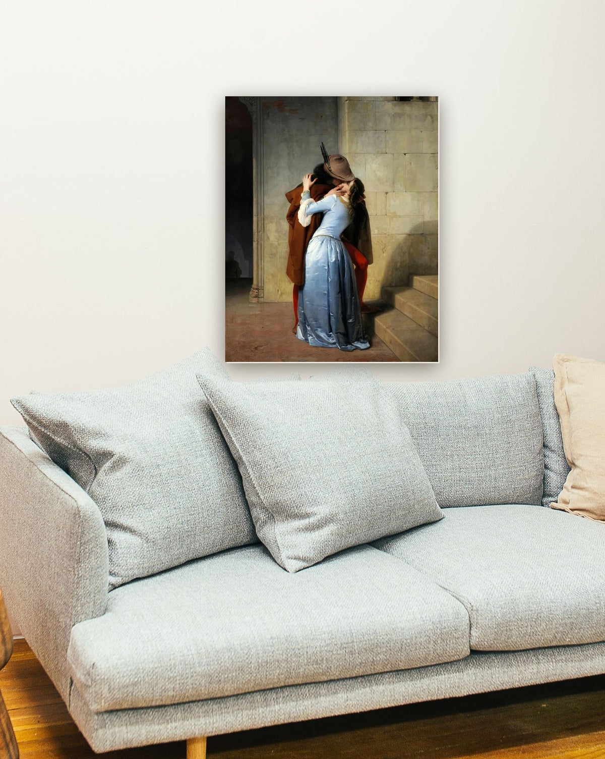 O Beijo (1859) de Francesco Hayez na parede de uma sala