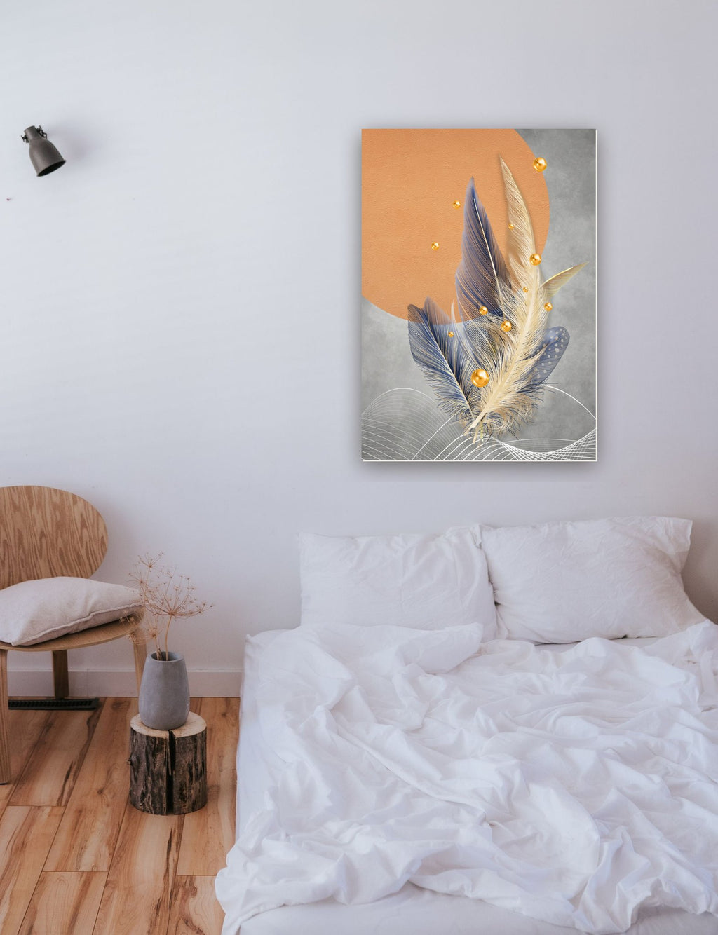 Plumas e Pérolas 2 na parede de um quarto