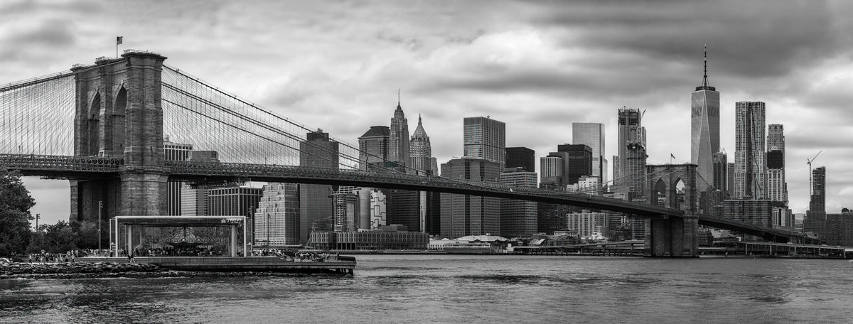 Ponte do Brooklyn com o horizonte de Manhattan