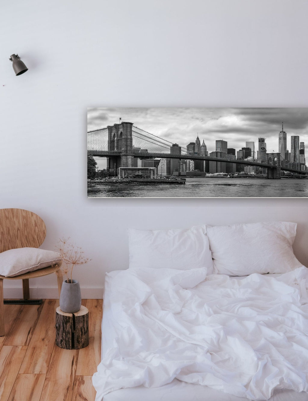 Ponte do Brooklyn com o horizonte de Manhattan na parede de um quarto