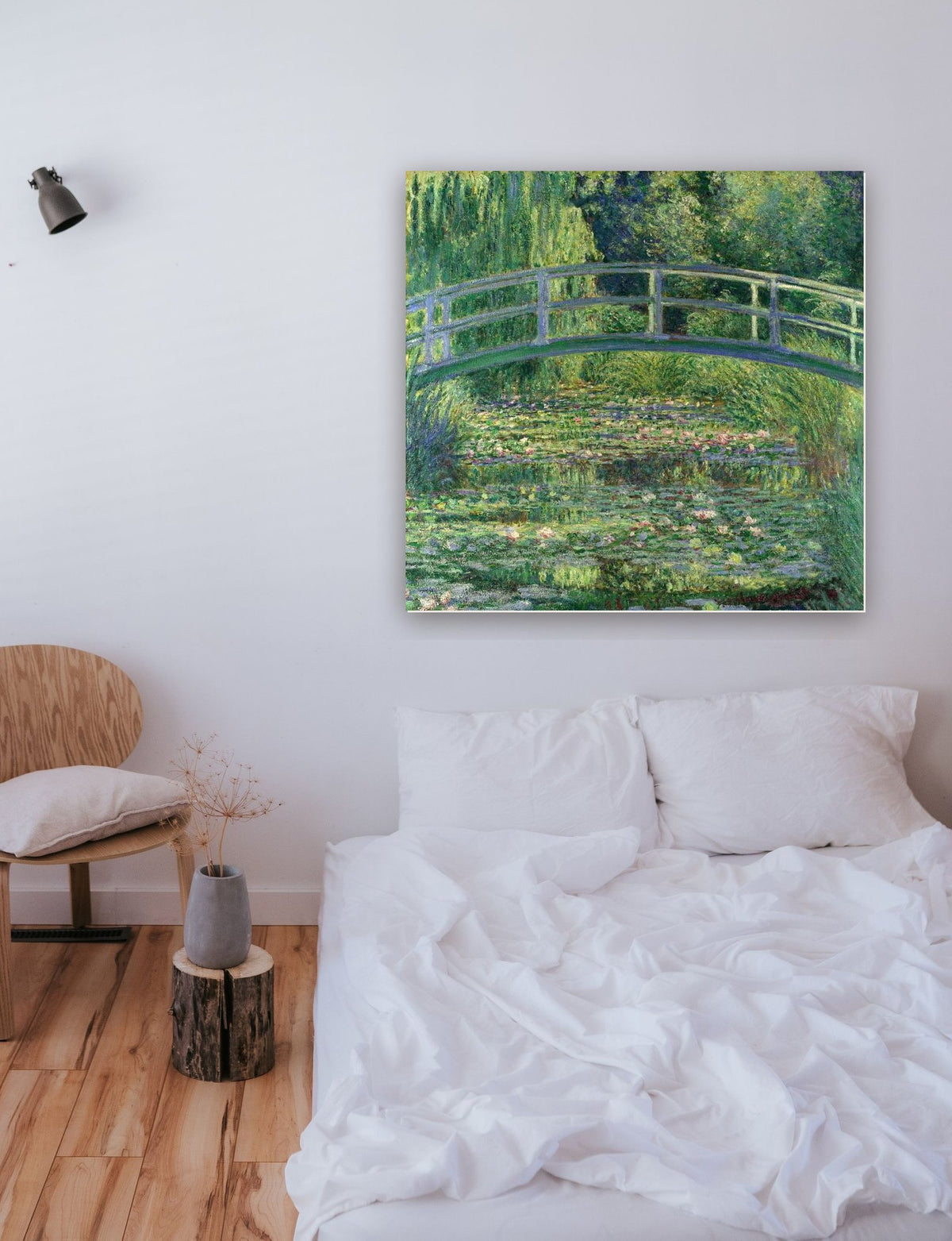 Ponte Japonesa (1899) de Claude Monet na parede de um quarto