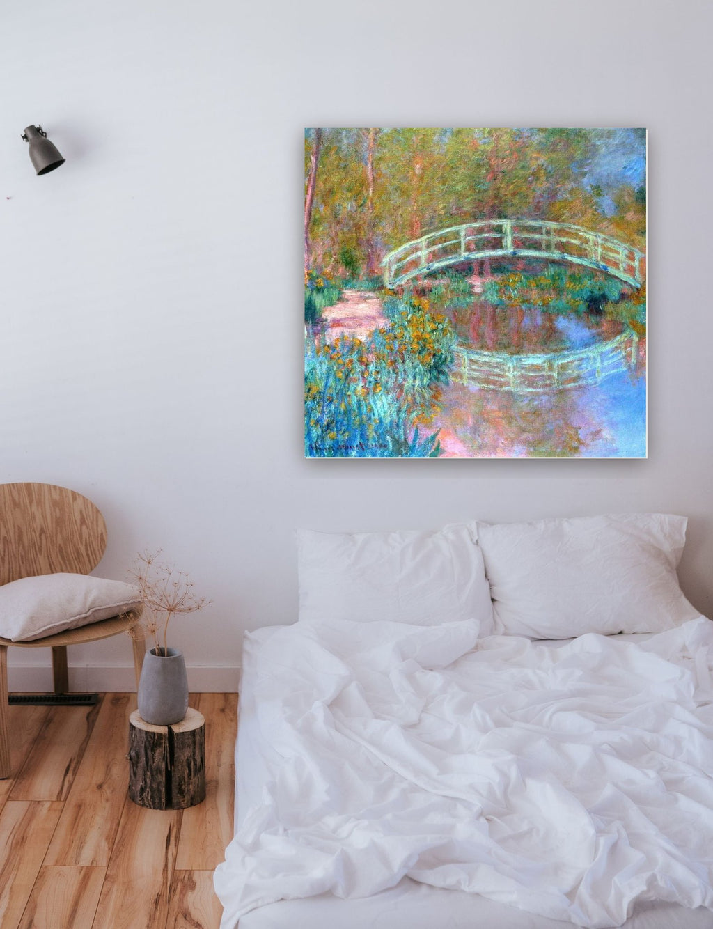 Ponte Japonesa (1900) de Claude Monet na parede de um quarto
