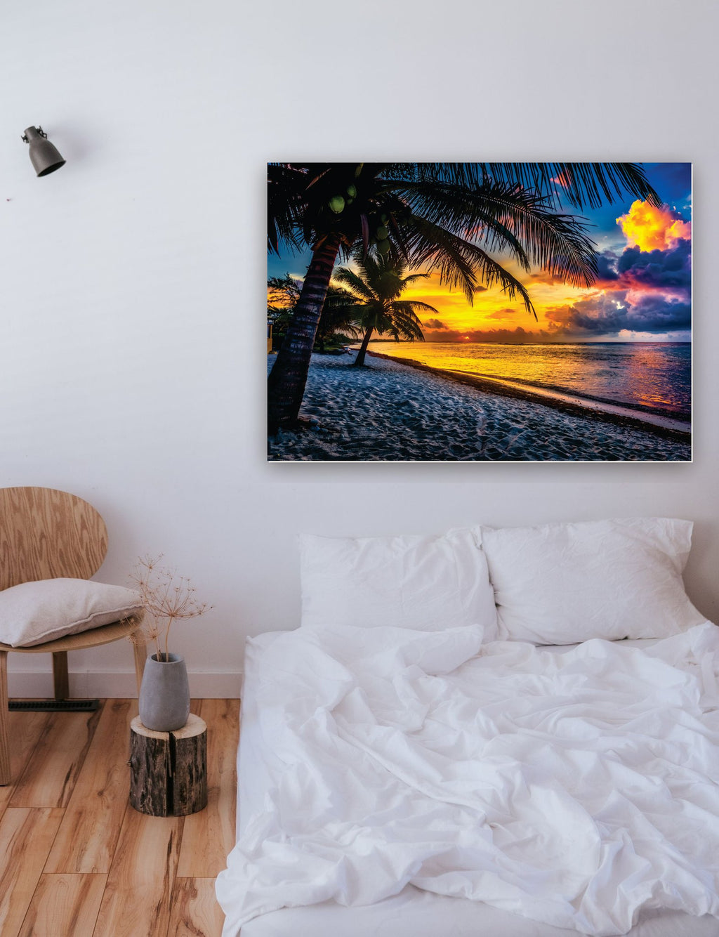 Pôr do sol na praia na parede de um quarto