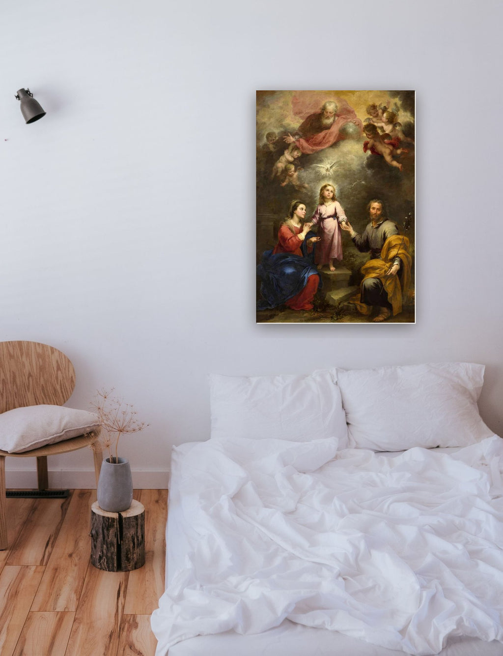 Sagrada Família – Santíssima Trindade de  Bartolomé Esteban Murillo na parede de um quarto
