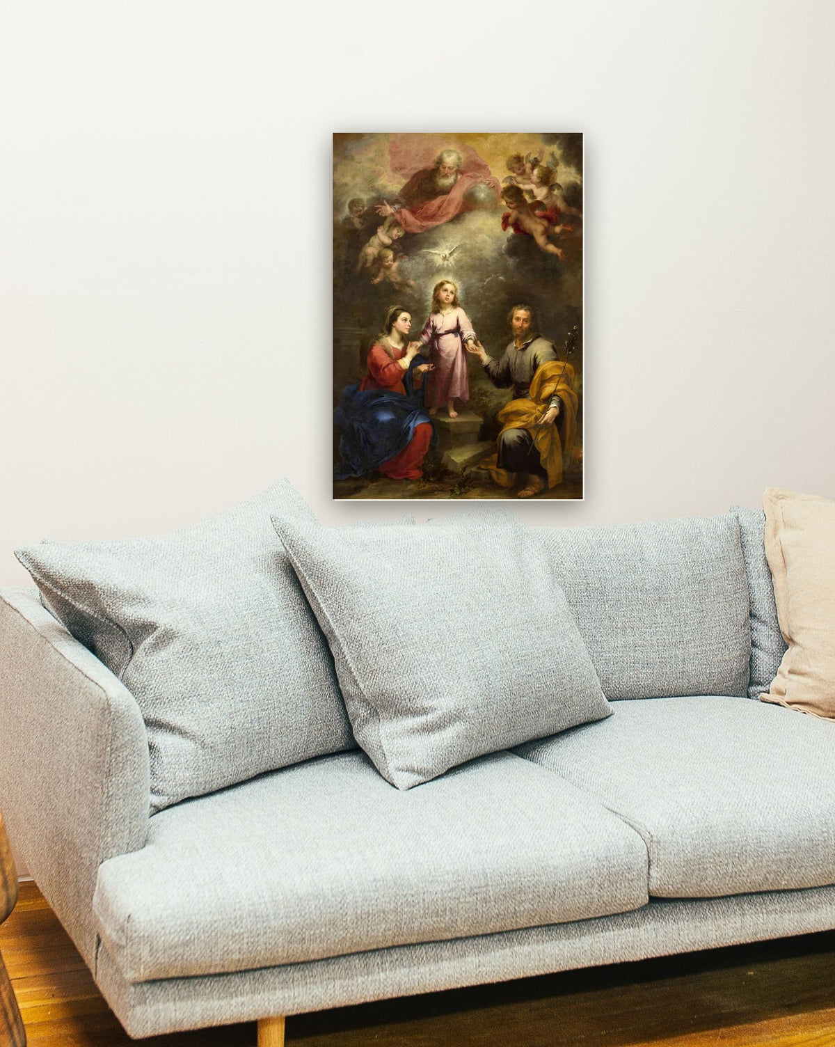 Sagrada Família – Santíssima Trindade de  Bartolomé Esteban Murillo na parede de uma sala